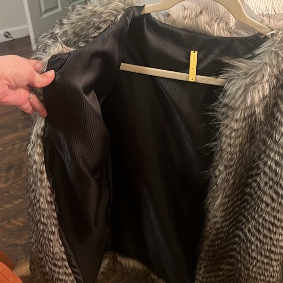 JLUX LABEL faux fur oversized coat - Picture 4 of 6